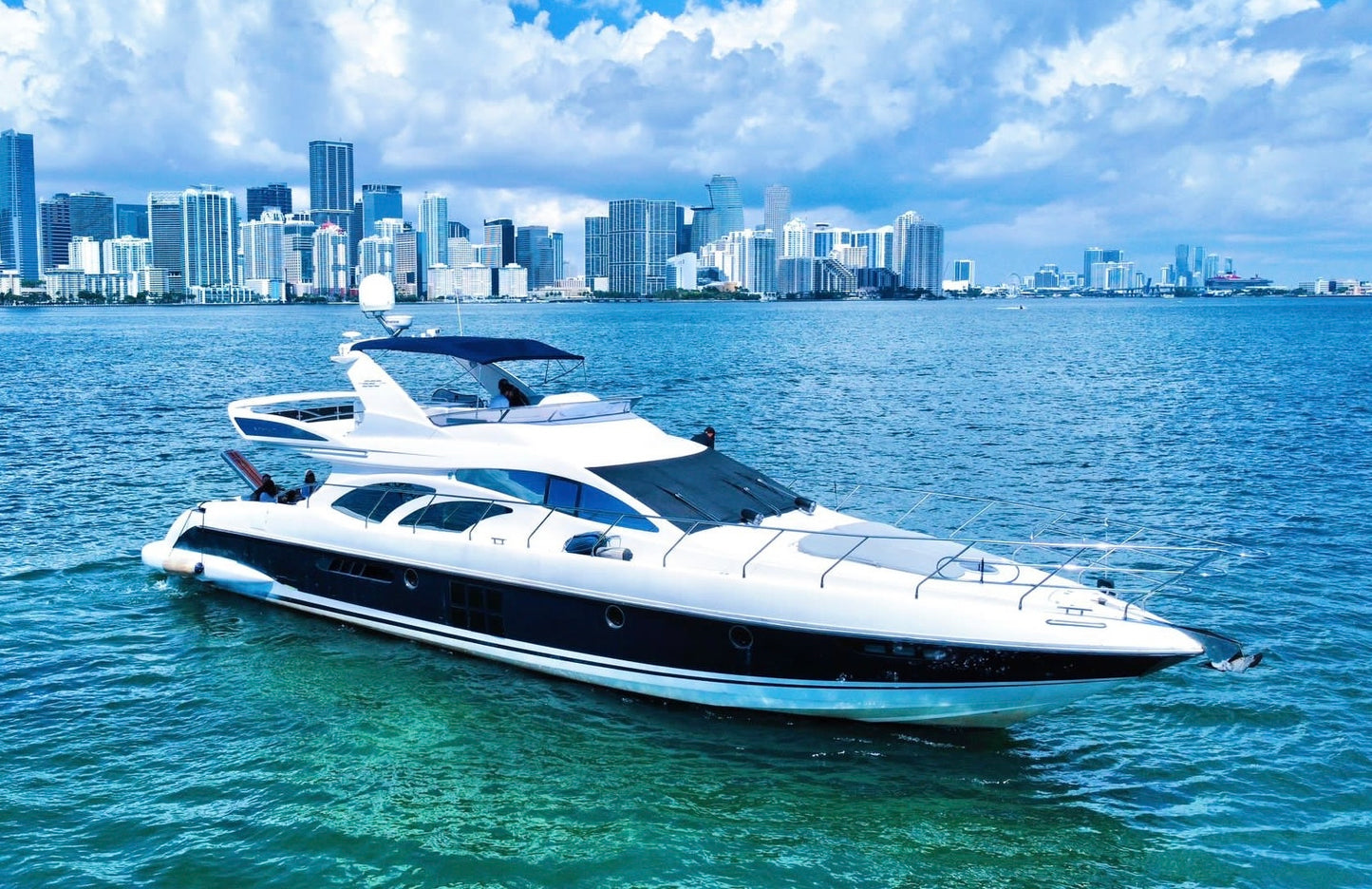 70’ Azimut