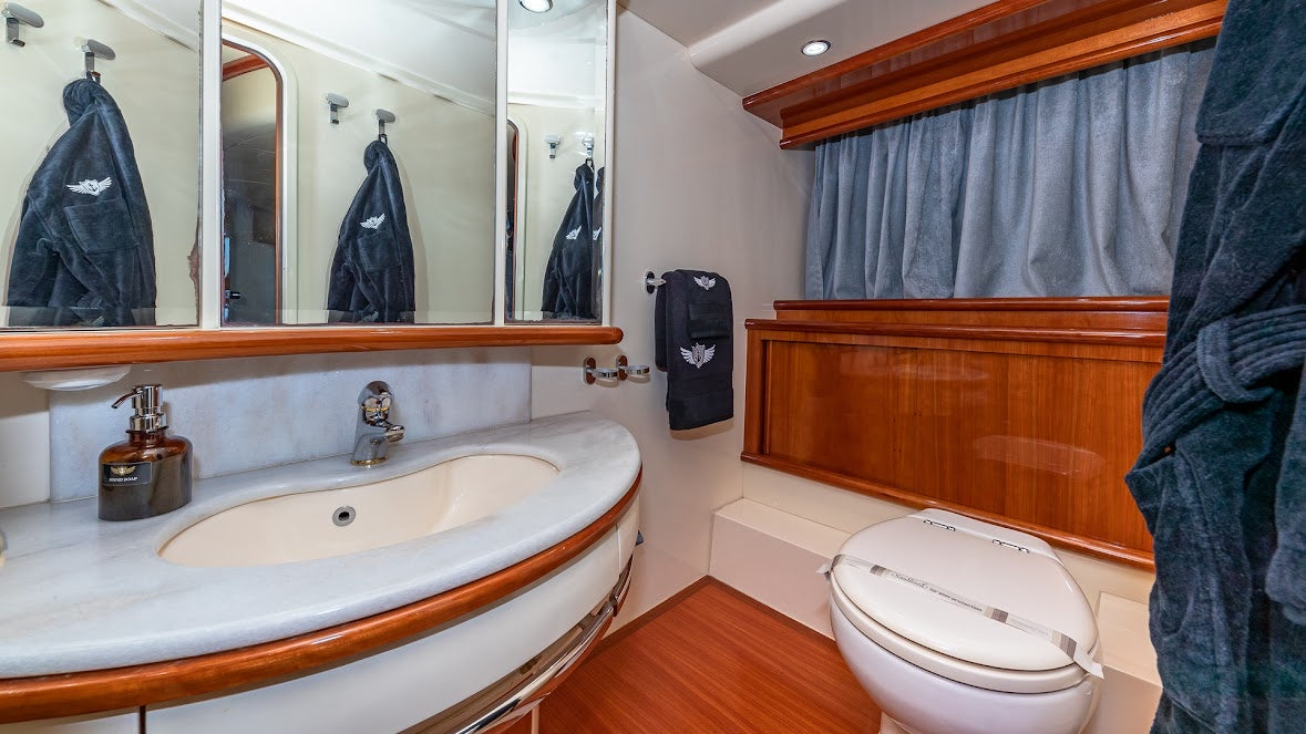 62’ Azimut - Priceless