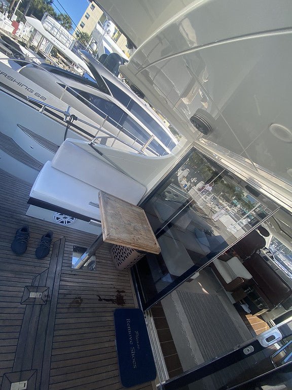 70’ Azimut - Evilot Enterprises