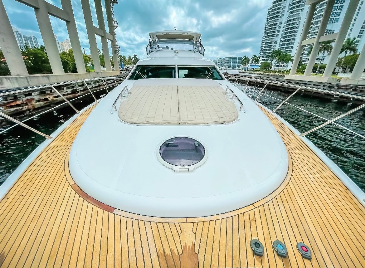 72' Azimut - Evilot Enterprises