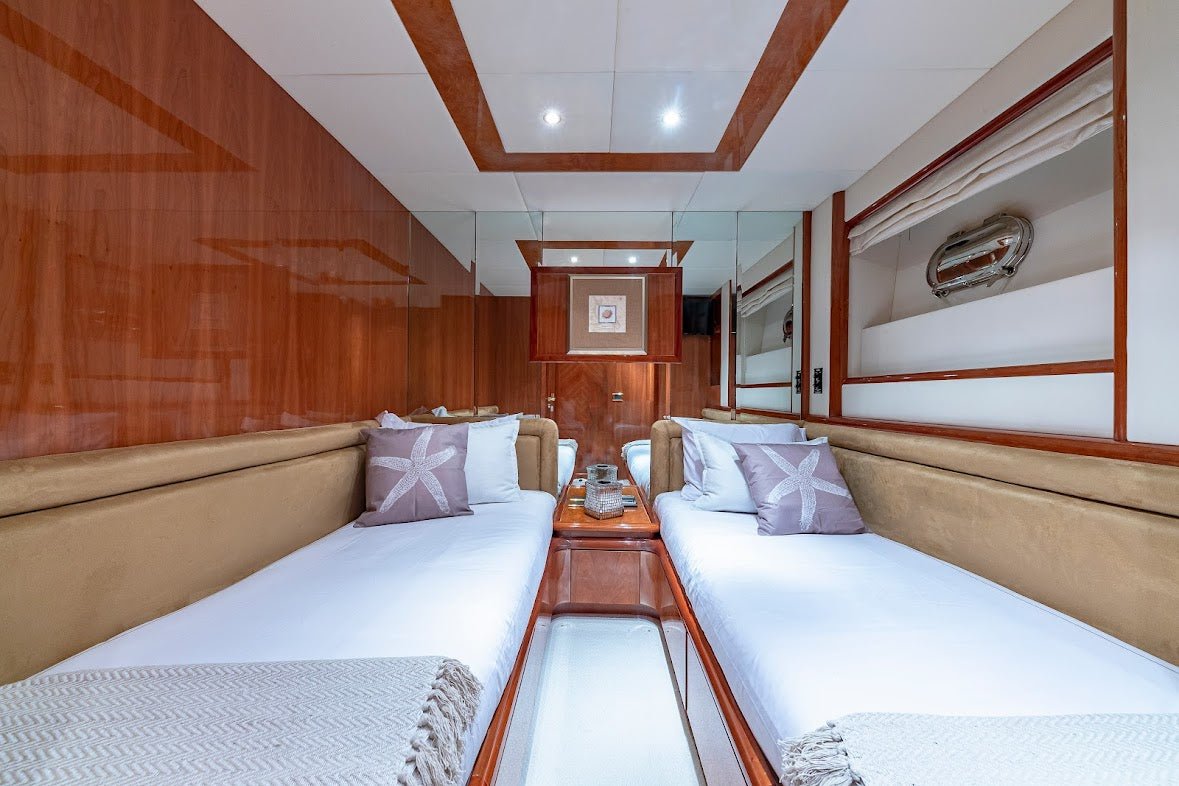 80’ Azimut “Salt Shaker” - Evilot Enterprises