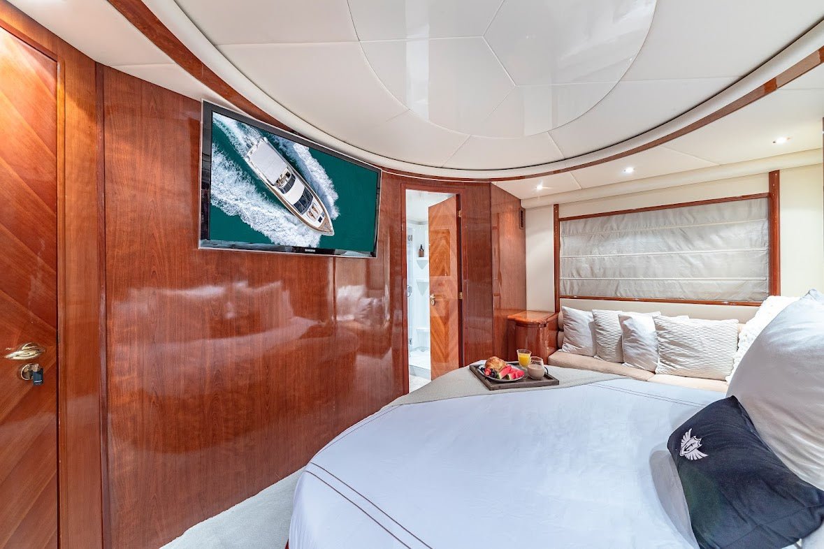 80’ Azimut “Salt Shaker” - Evilot Enterprises