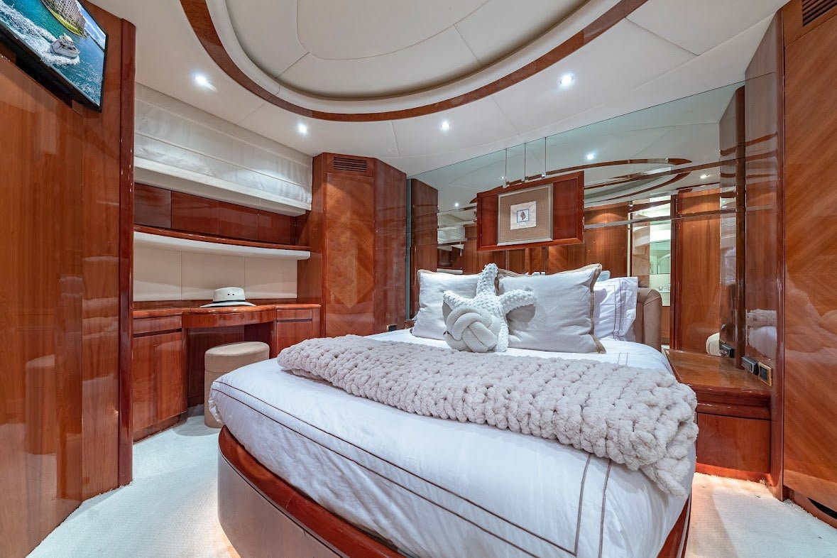 80’ Azimut “Salt Shaker” - Evilot Enterprises