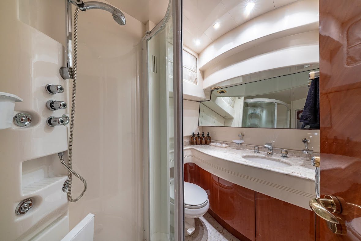 80’ Azimut “Salt Shaker” - Evilot Enterprises