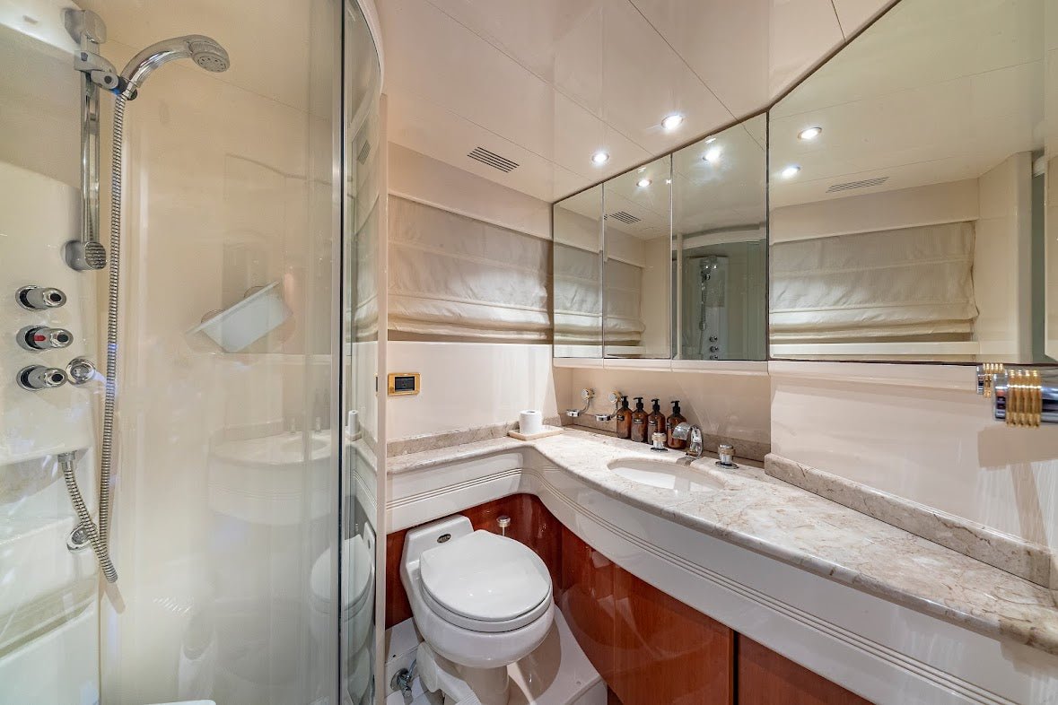 80’ Azimut “Salt Shaker” - Evilot Enterprises