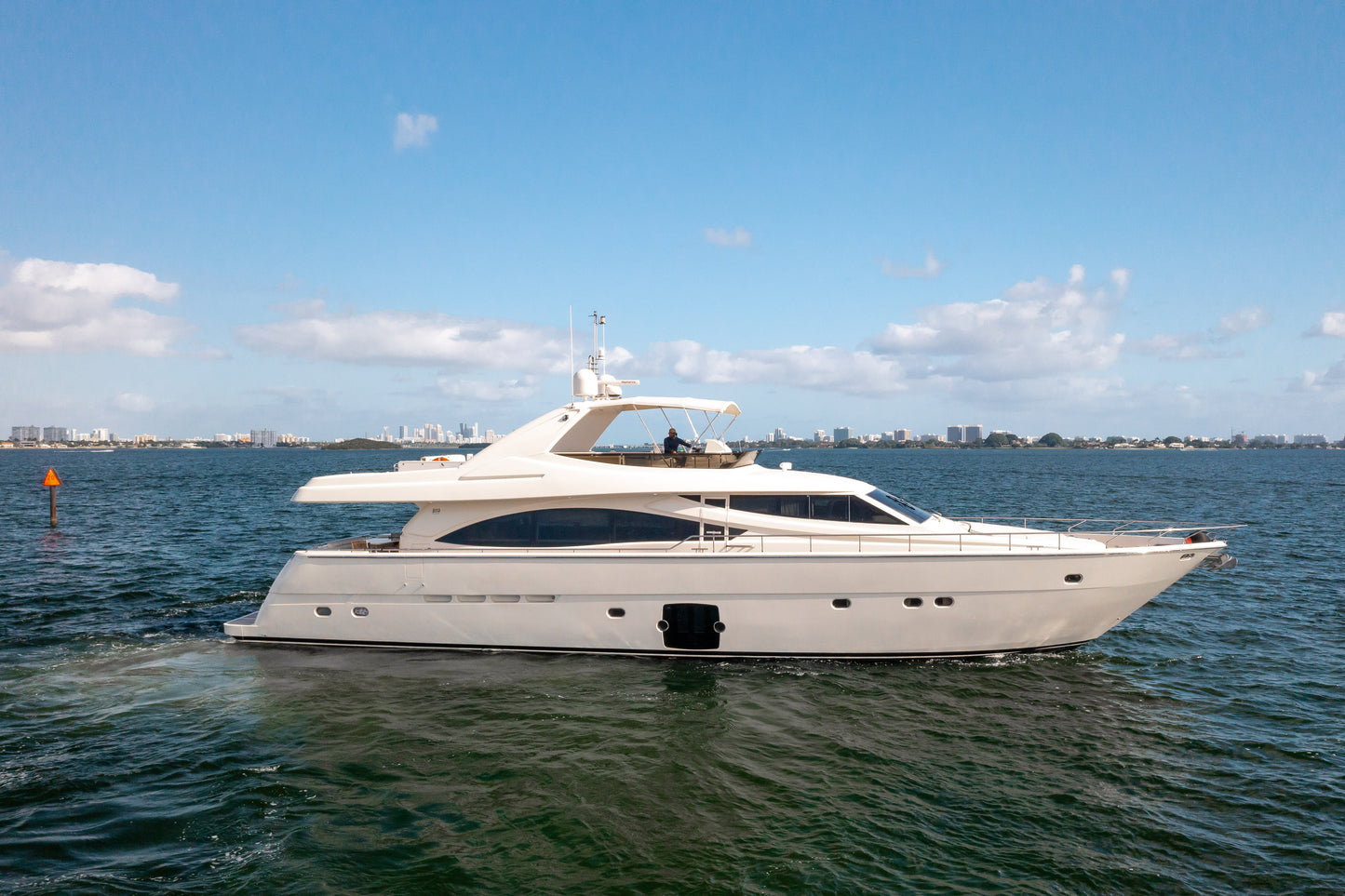 80’ Ferretti - La Paloma - Evilot Enterprises