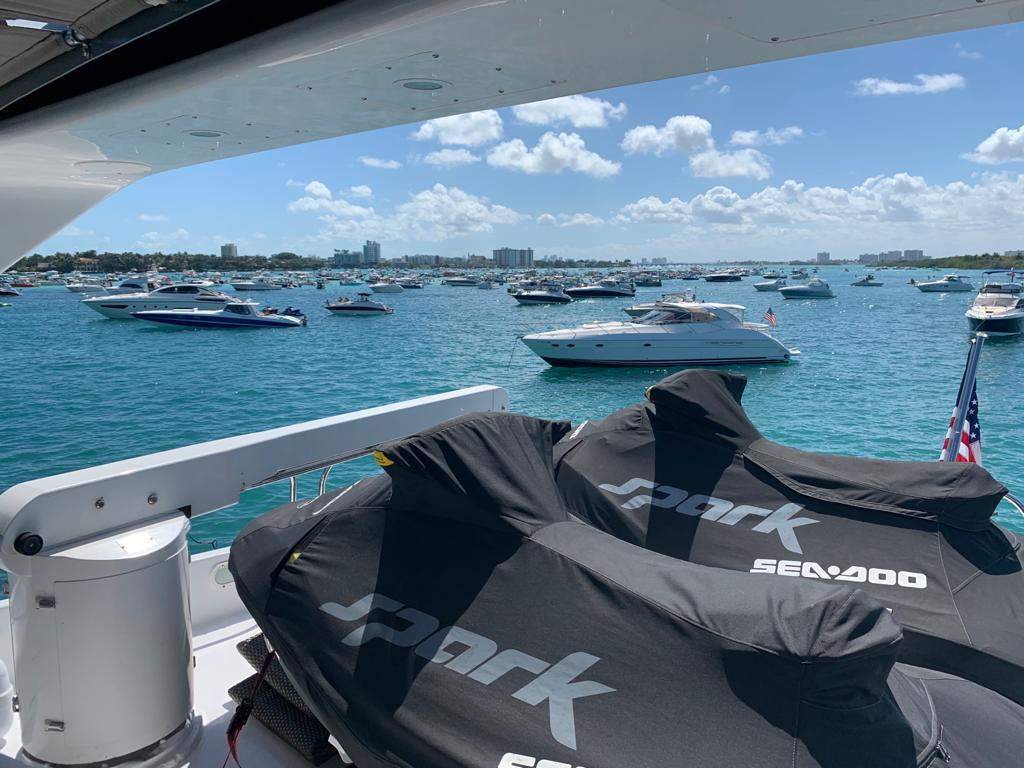 85’ Azimut - Evilot Enterprises