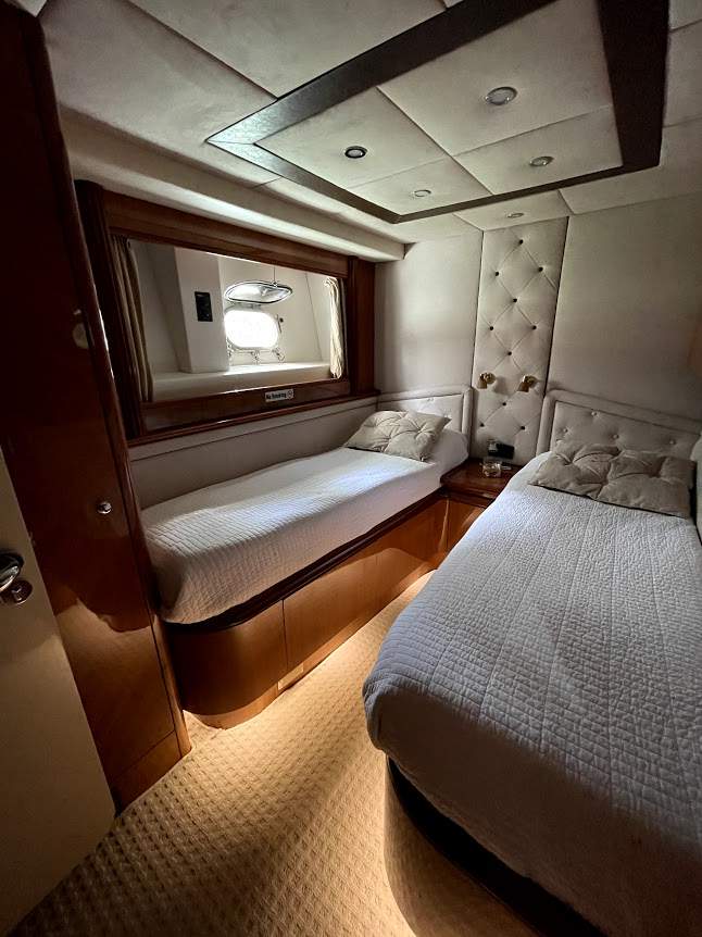 85’ Azimut - Evilot Enterprises