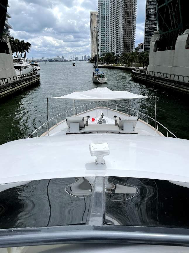 85’ Azimut - Evilot Enterprises