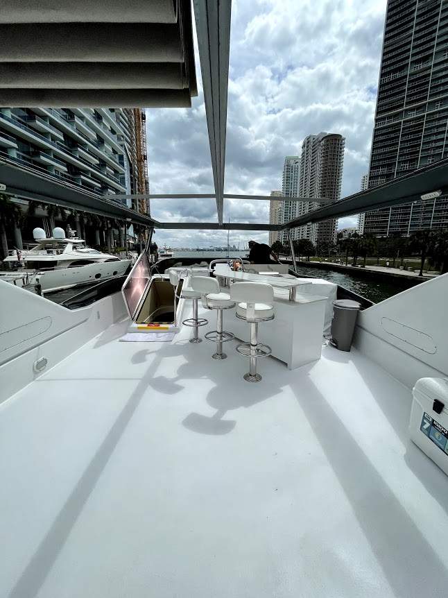 85’ Azimut - Evilot Enterprises