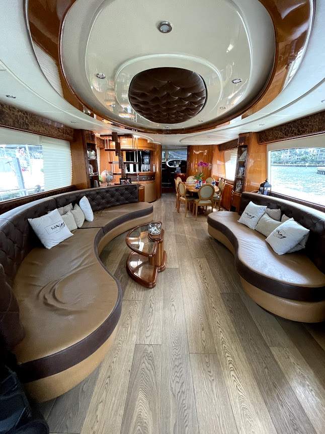 85’ Azimut - Evilot Enterprises