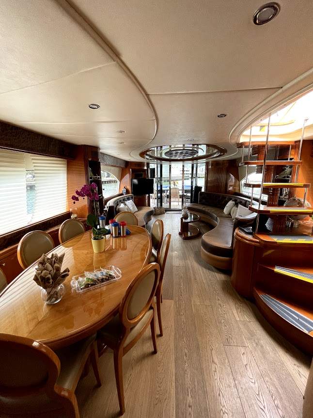 85’ Azimut - Evilot Enterprises