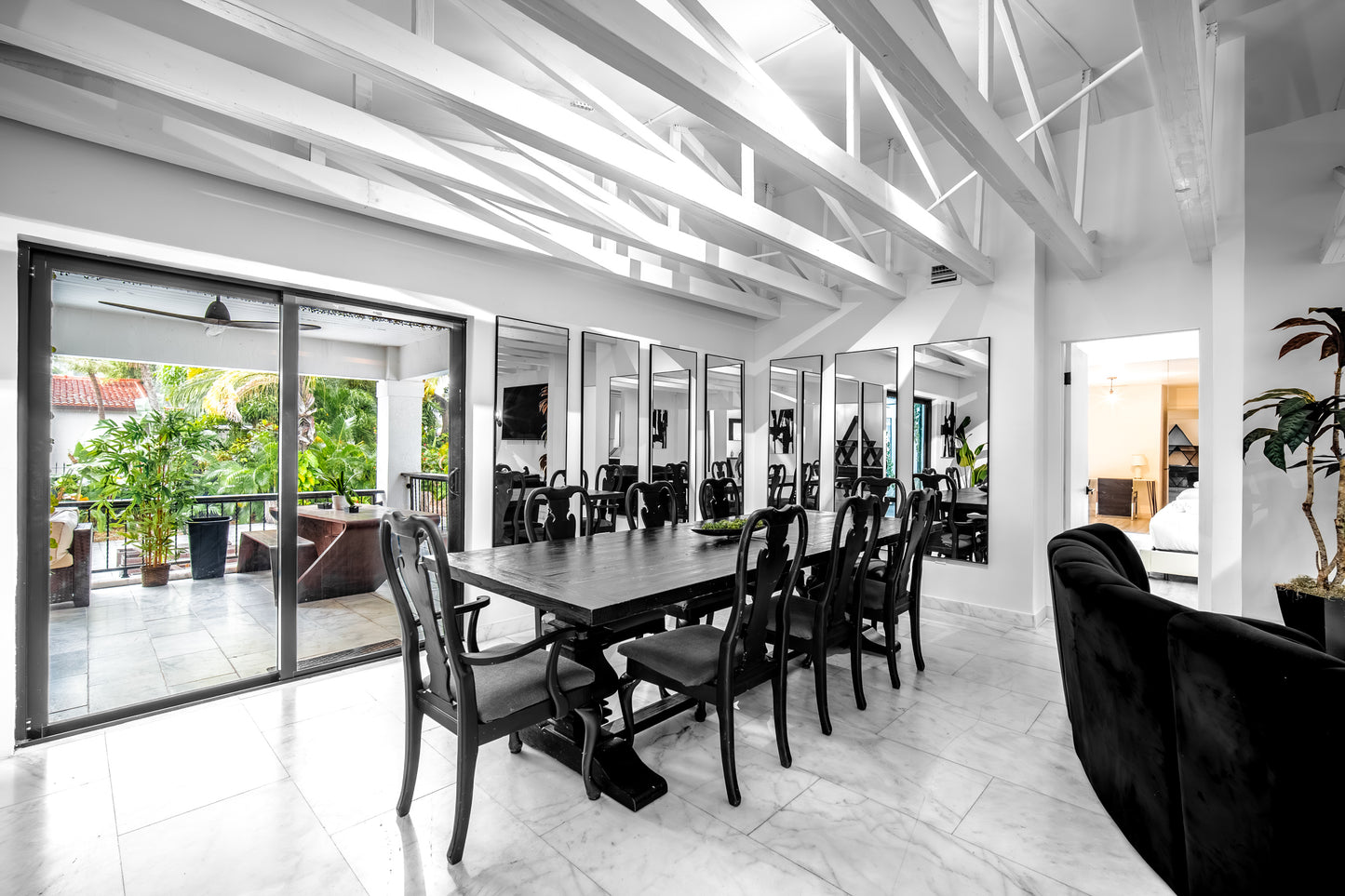 Villa Bond
