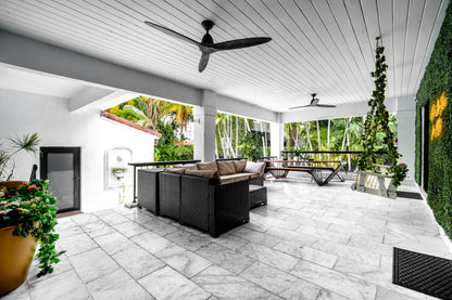 Villa Bond