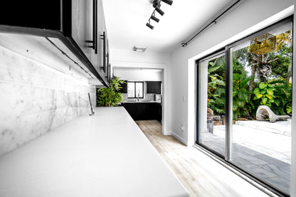 Villa Bond
