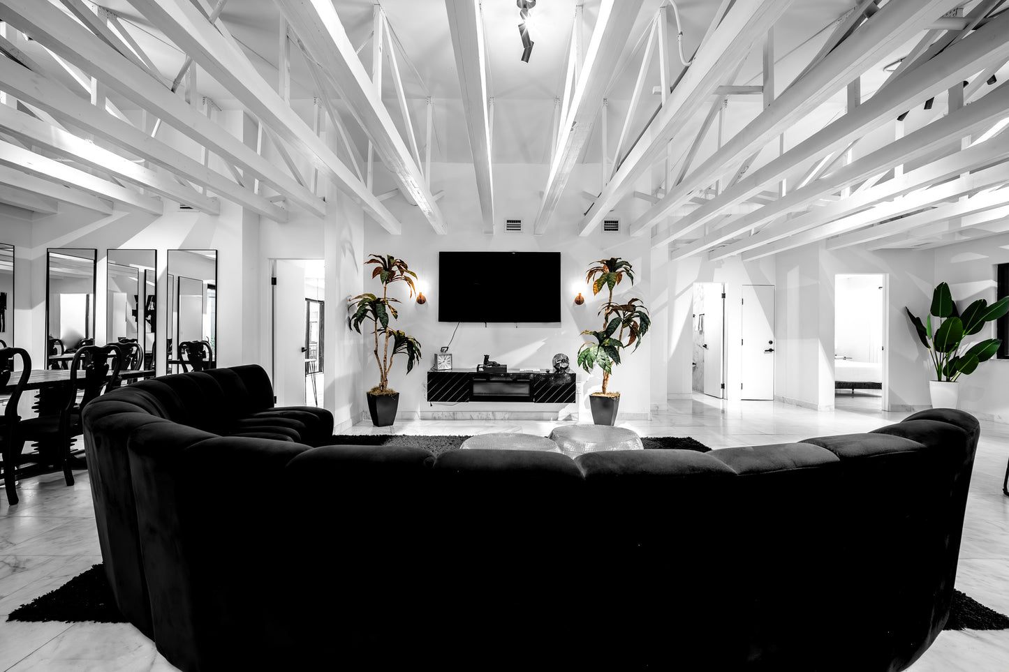 Villa Bond
