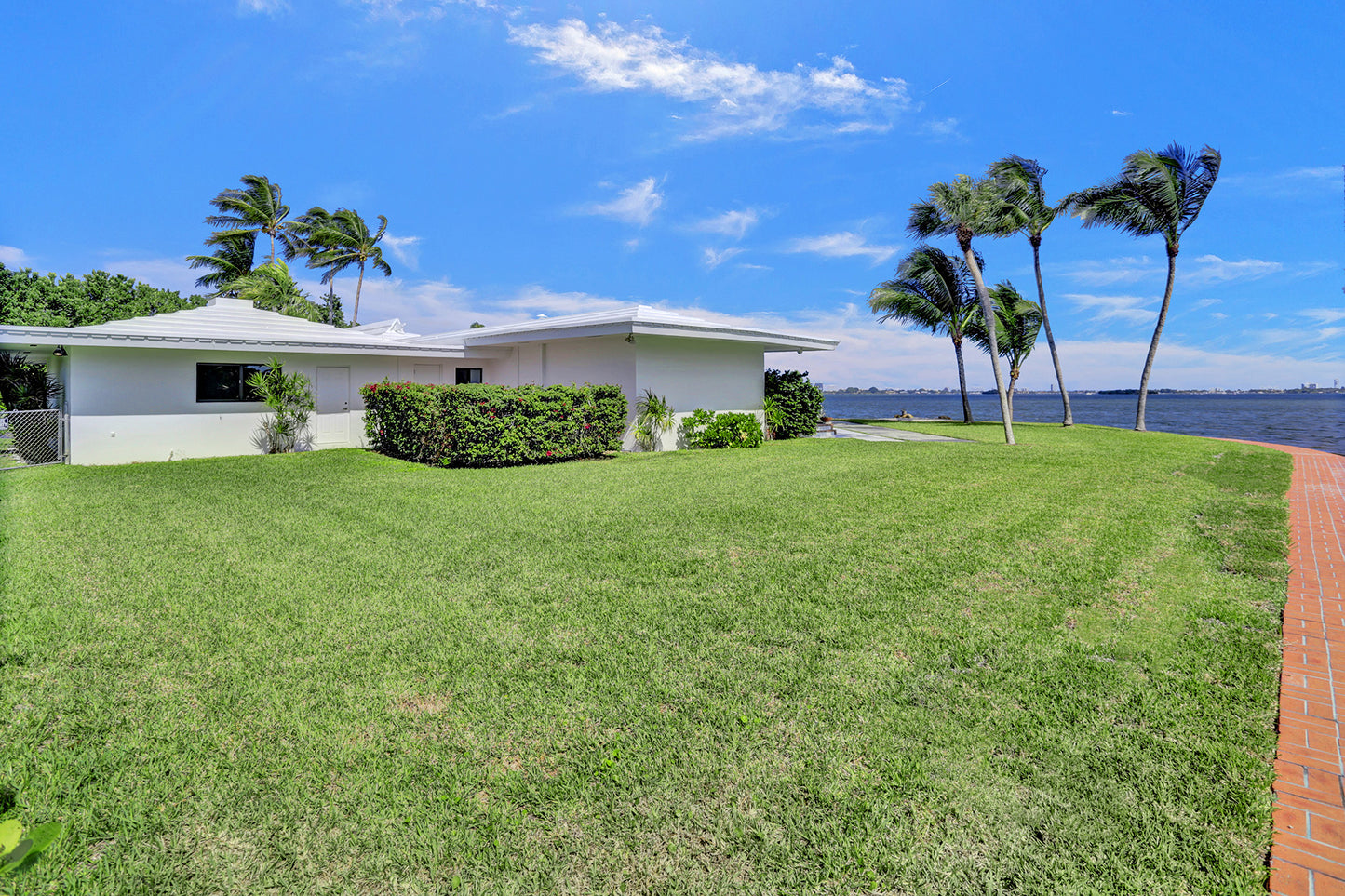 Villa Bayshore