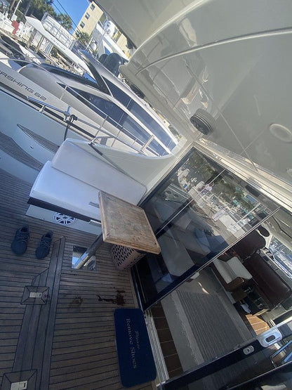70’ Azimut - Evilot Enterprises
