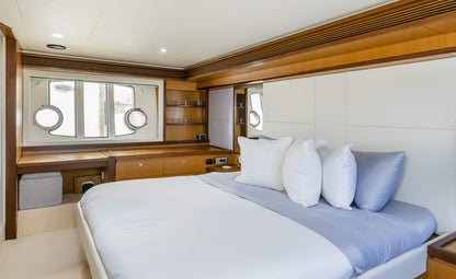 70’ Ferretti “Hope” - Evilot Enterprises